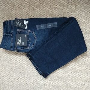 NWT Silver Suki Straight Leg Jeans 33x29